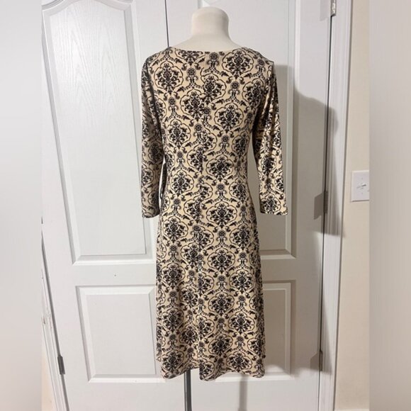 Roulette Knee Length Dress with 3/4 Sleeves - sz M - Picture 5 of 6